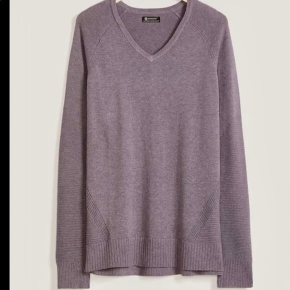 NWT Pennington’s Active Zone sweater - Picture 2 of 5